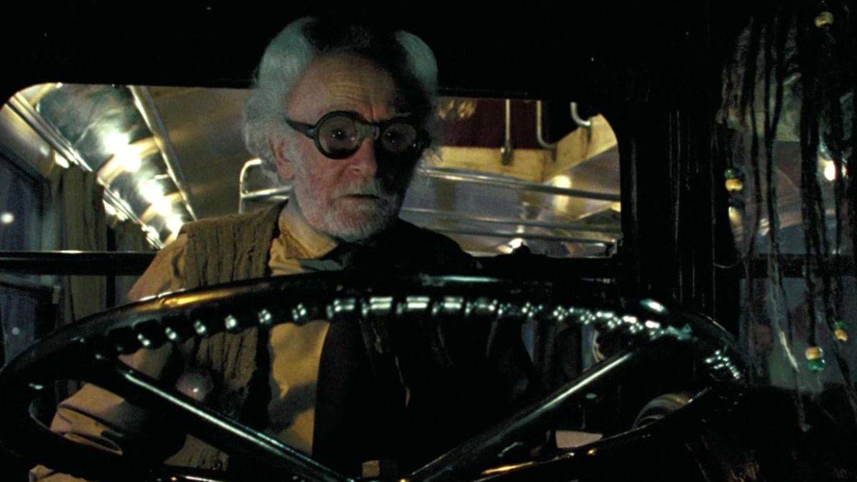 Джимми Гарднер в роли Эрни в Гарри Поттере и заключенный Аскабан